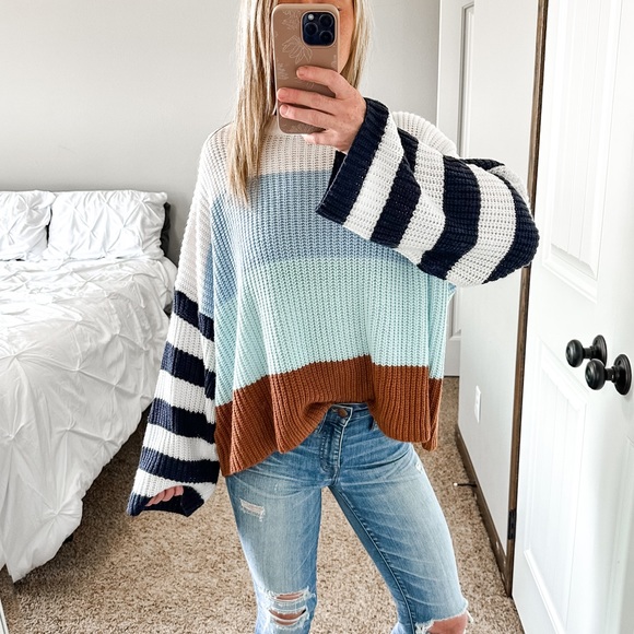 Sweaters - Striped Color Block Cozy Long Sleeve Acrylic Sweater Size Medium